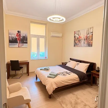 Lusy Luxury - Center Apartmán *